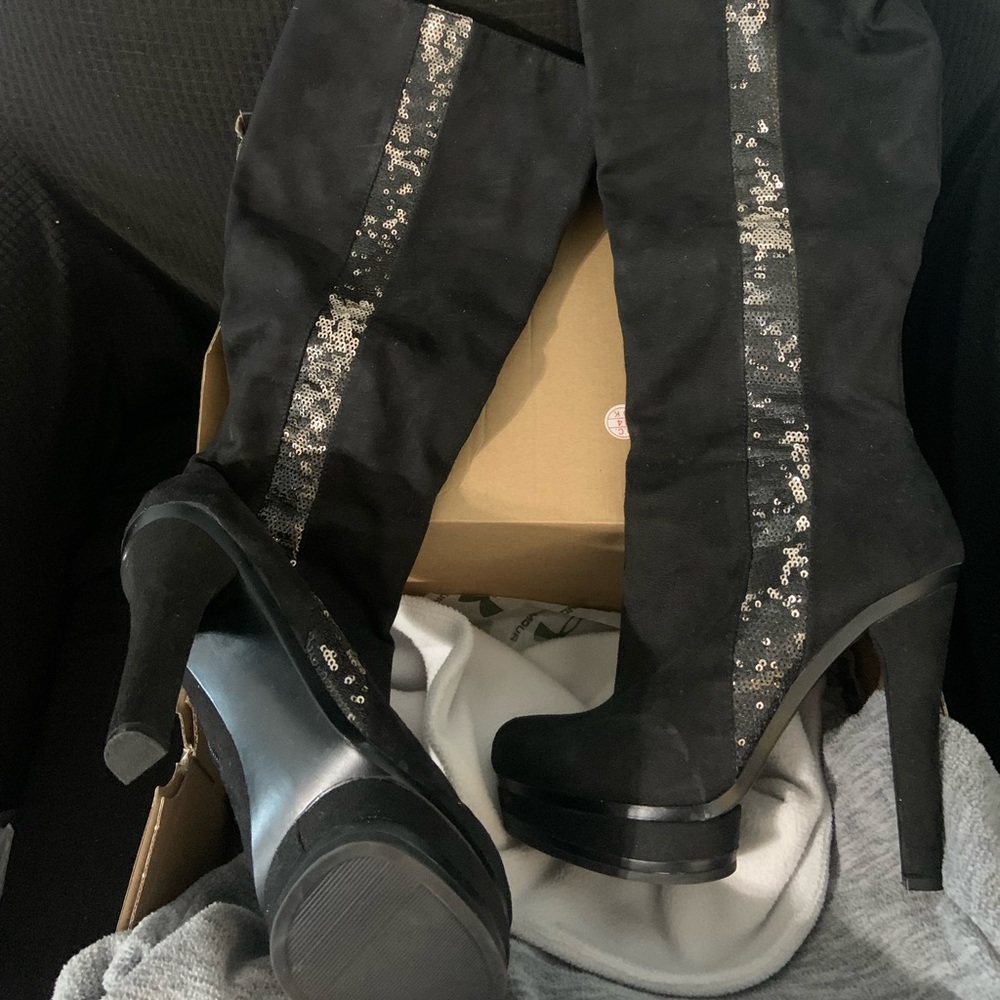 JLo brand new black boots size 8